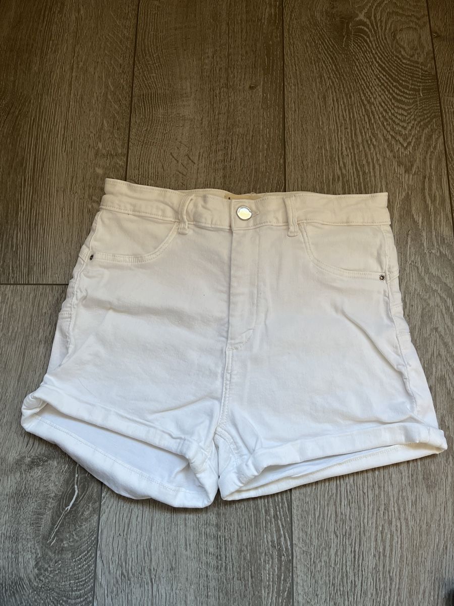 Tally Weijl Pantaloni: Short blanc – Usato da Le Locle venduto da Ophelhugy