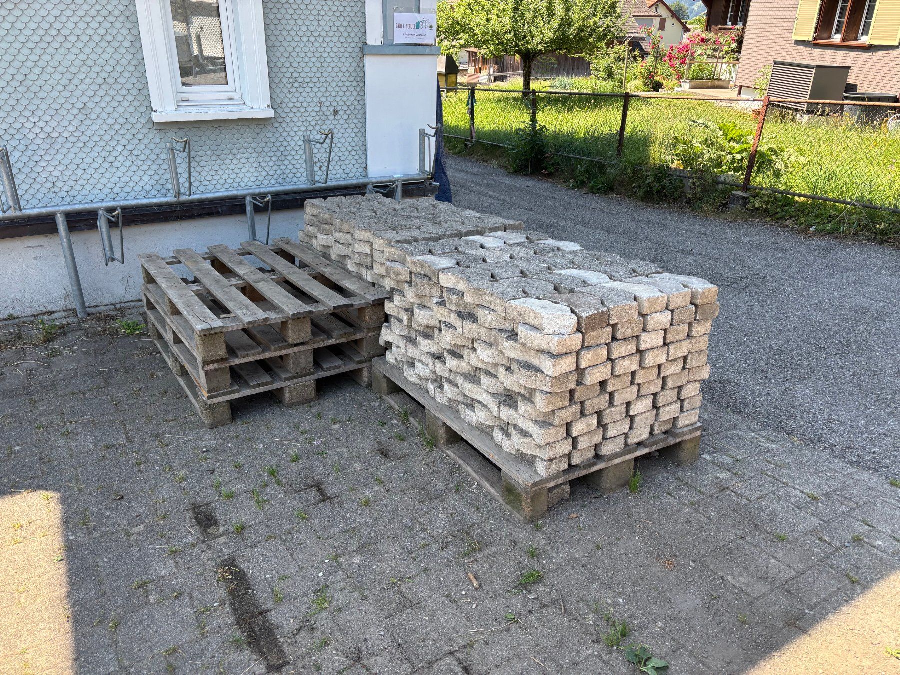 Rivestimenti per pavimenti: Verbundsteine Pflastersteine Gehwegplatten – Usato da Ennetbühl venduto da Ennetschuel 2