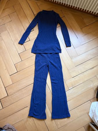 Zweiteiler dunkelblau kuschelig (Pulli + Hose) 34