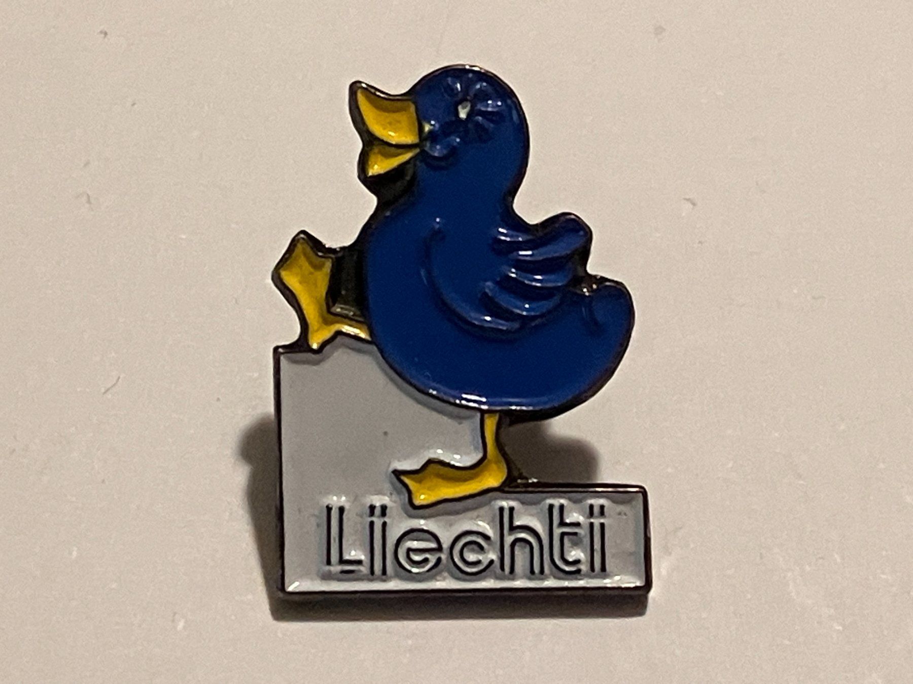 Placchette & Badge: 1 Pin Liechti – Usato da Basel venduto da djwwpp