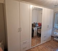 Kleiderschrank