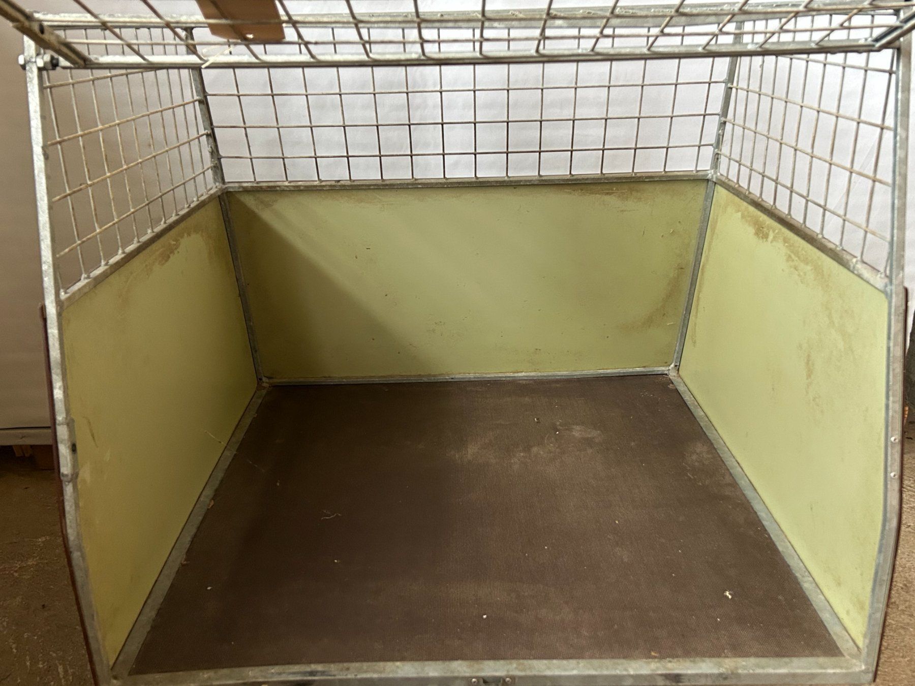 Gabbie, trasporto & Sicurezza: Hundebox – Usato da Thunstetten venduto da Chnuschti18