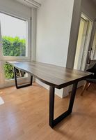 Moderner Designer Tisch in Holzoptik
