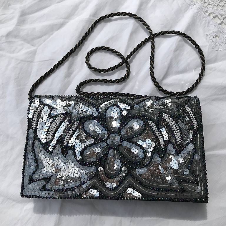 Taschen für Damen: Petit sac de soirée vintage – Gebraucht aus Estavayer-le-Lac von mar_2s6b
