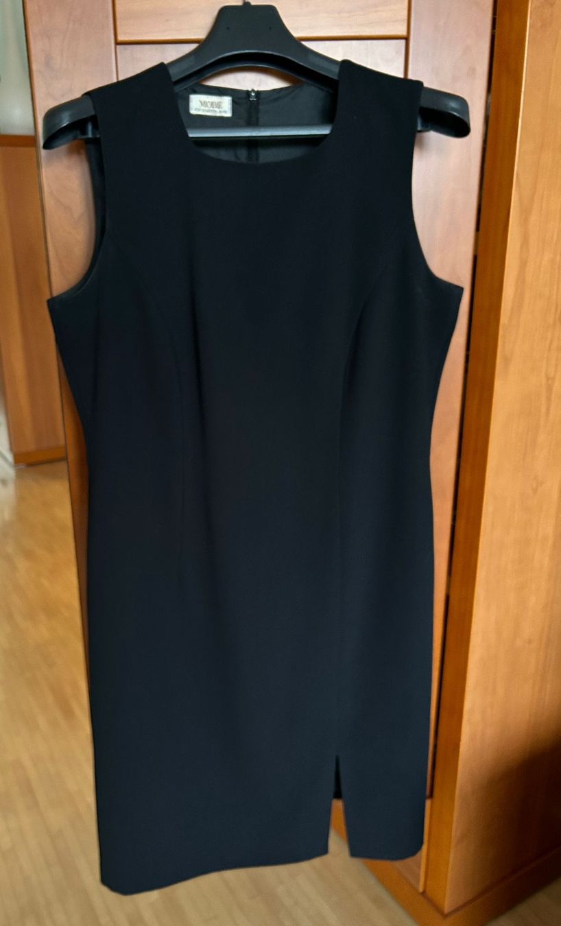 Kleider: Elegantes Schwarzes Kleid mit Schlitz Gr. 42-44 – Gebraucht aus Wädenswil von coconut1289