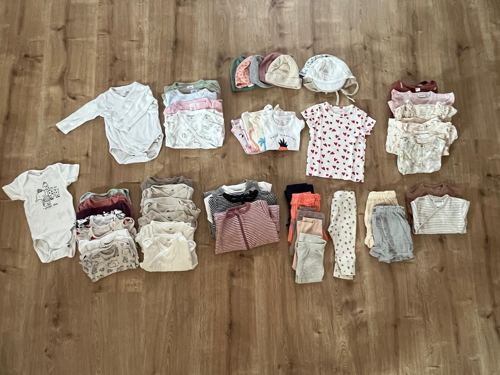 Lotti & Set di vestiti: Babykleider Gr. 62 | 50 Teile – Nuovo (secondo la descrizione) da Rupperswil venduto da pqpwieur