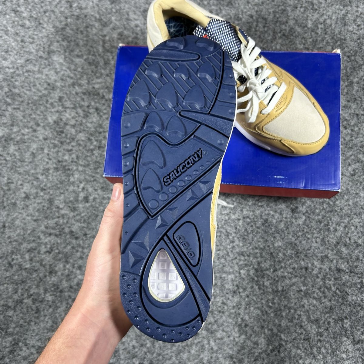 Saucony Scarpe da uomo: Saucony Grid 9000 44 – Nuovo e nell'imballaggio originale da La Sagne NE venduto da Matlasape 2