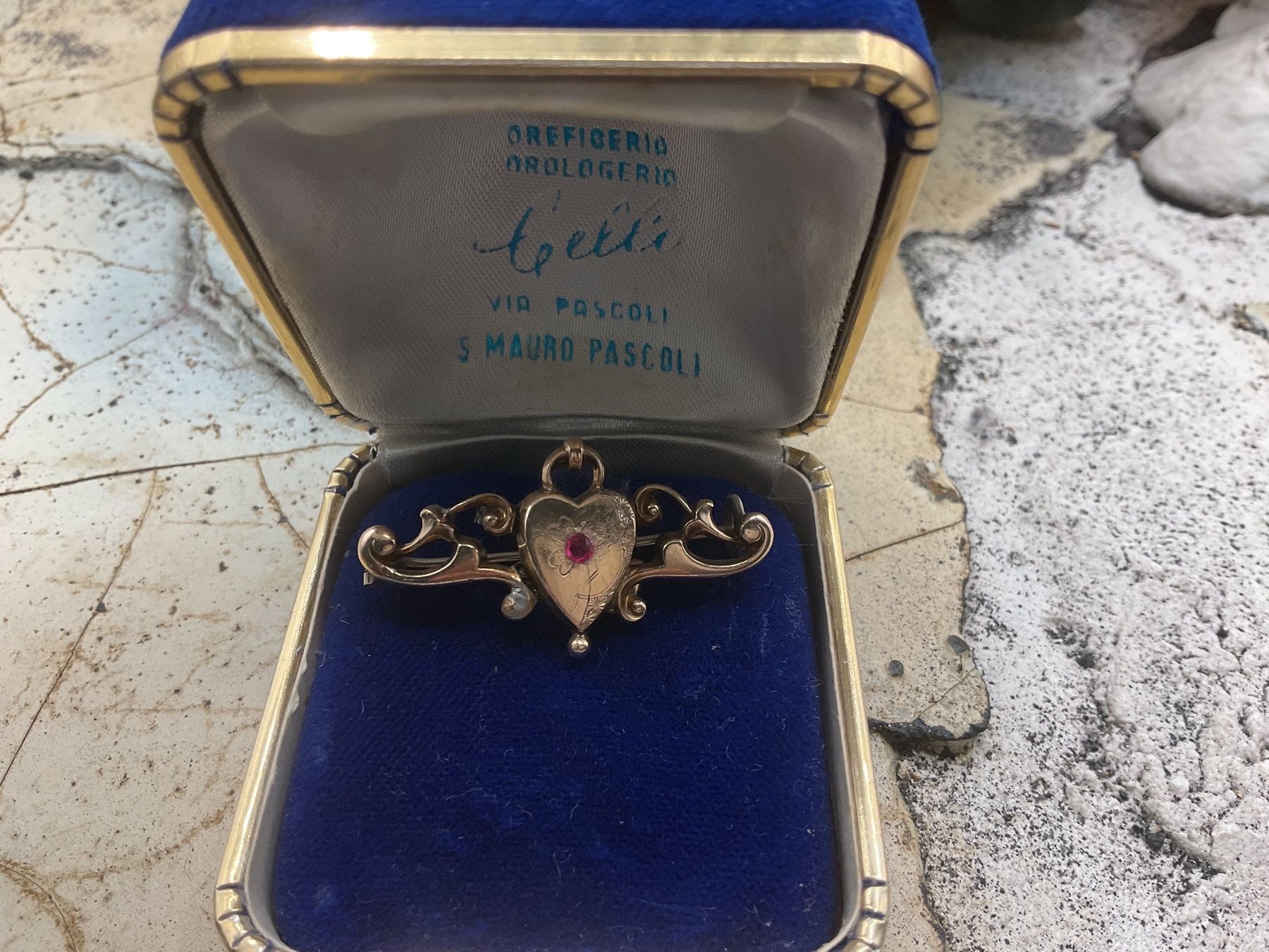 Broches & Aiguilles: Biedermeier Brosche Schaumgold – D'occasion à luzern par Alpendorf1