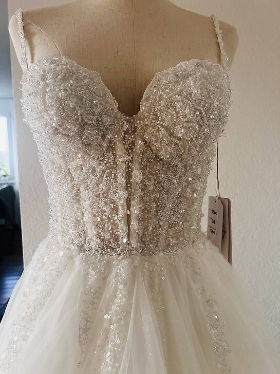 Kleider: Glitzerbrautkleid – Gebraucht aus Winterthur von Anjarys 1