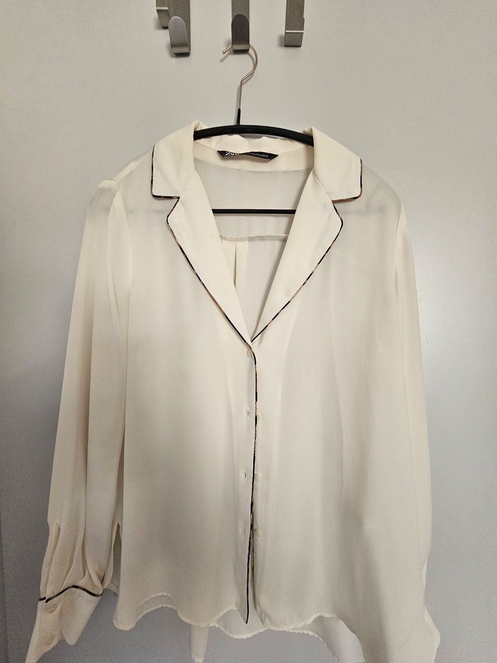 Zara Camicette: Chemisier ZARA – Usato da Château-d'Oex venduto da bla_b6mv