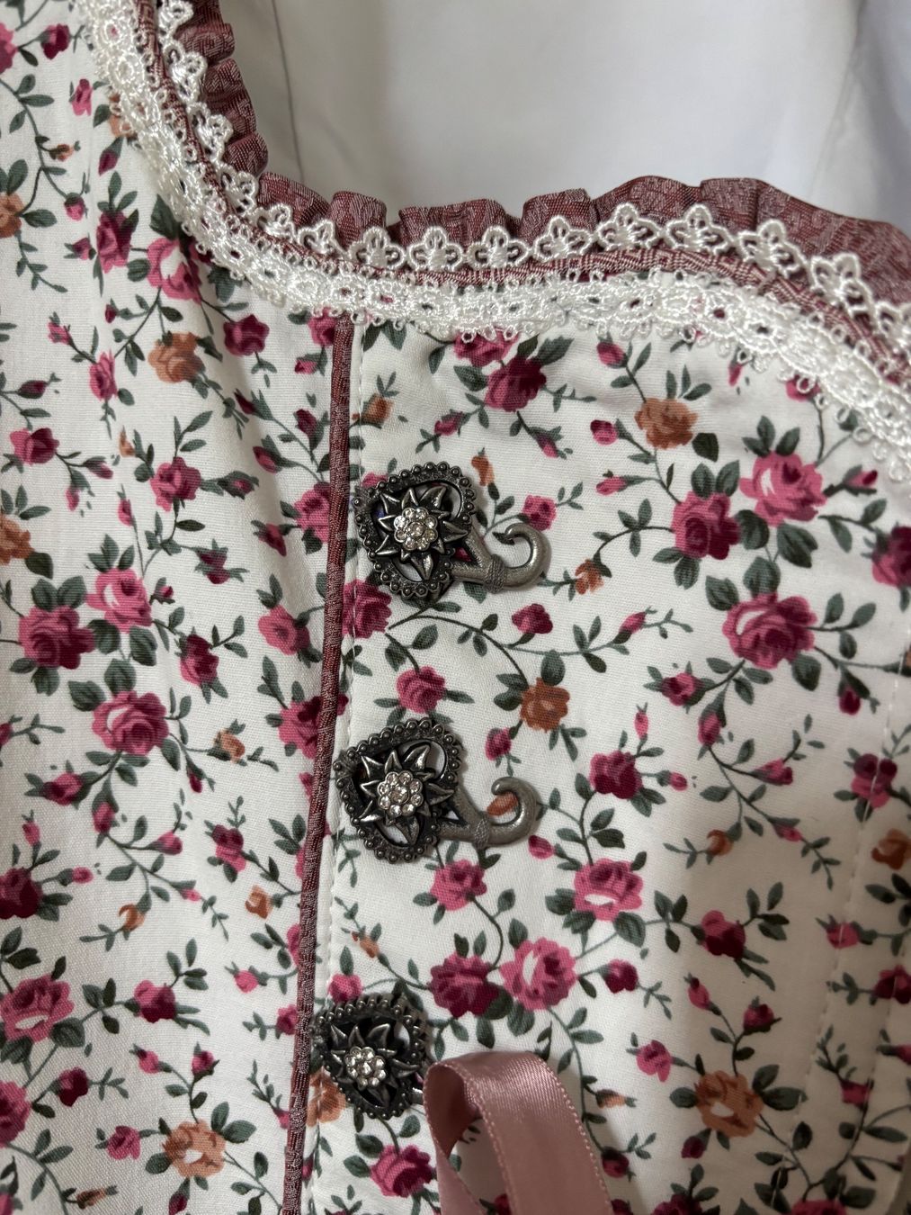 Krüger Vestiti: Dirndl Krüger Madl Gr.42 - Neu - 60 cm – Nuovo (secondo la descrizione) da Pfäffikon ZH venduto da Juckerli 5