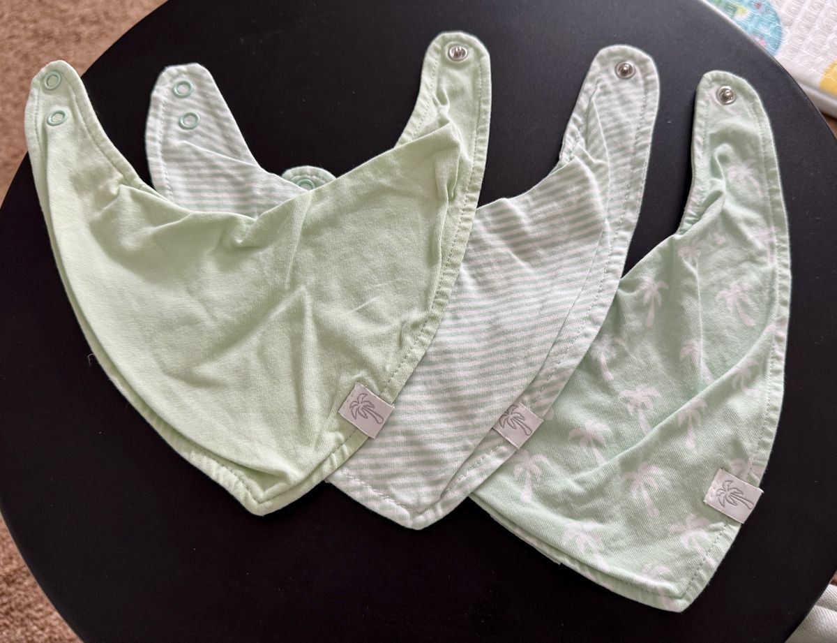 Repas pour bébés: 3 Sabberlätzchen in Mintgrün  – D'occasion à Thalwil par mar_pvv8