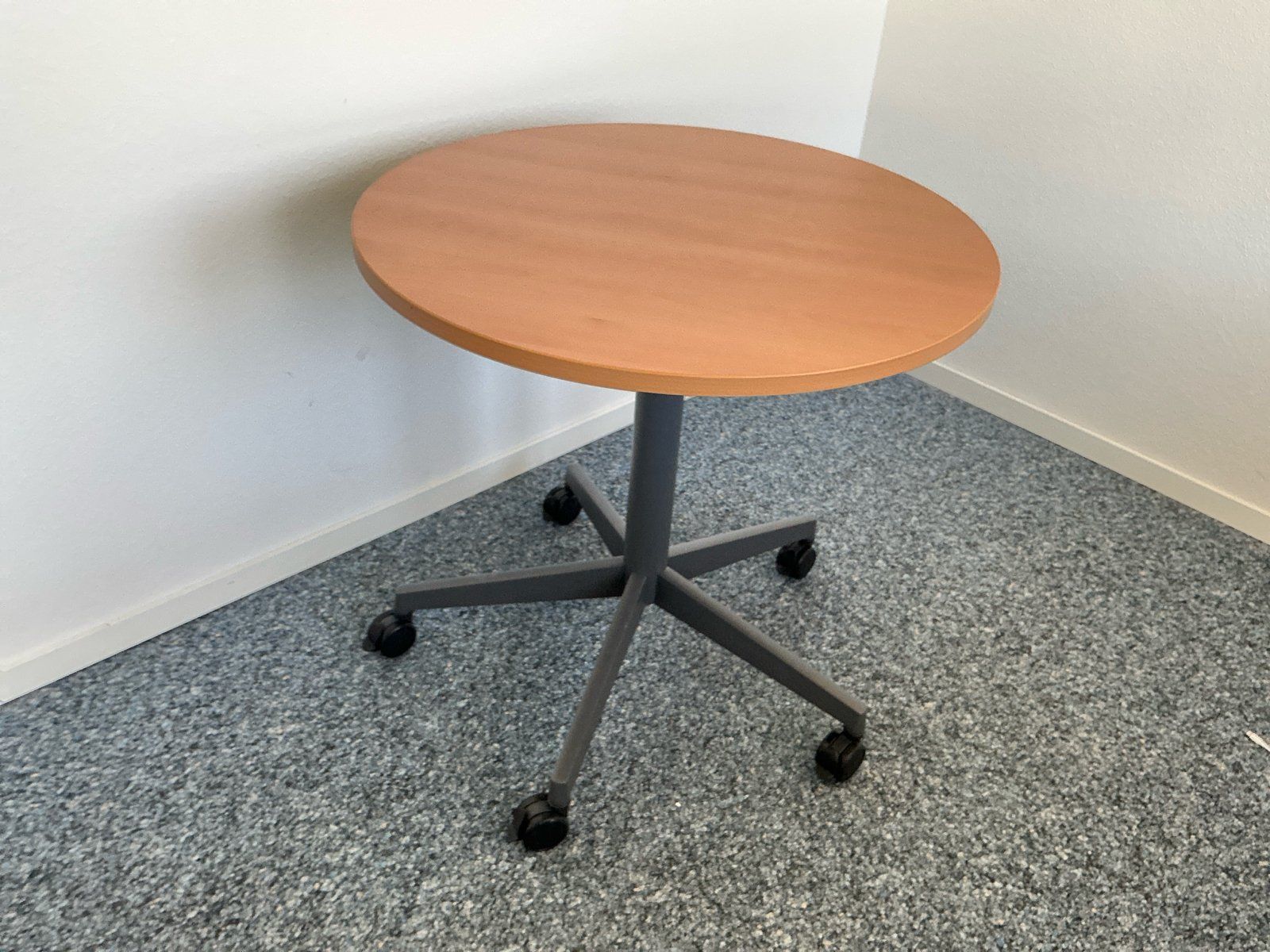 Schreibtische: Hochwertige Büromöbel – Gebraucht aus Zürich von PIPM_Switzerland 3