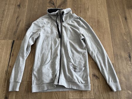 Graue Sweatjacke von Borussia Dortmund, Gr. M, top Zustand!