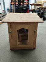 Kleintierstall aus Holz mit Gittertür guter Zustand