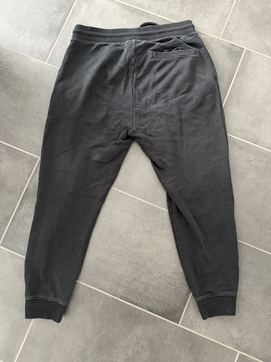 Hugo Boss Hosen: Hugo Boss Jogginghose, Gr. M, Schwarz – Gebraucht aus Frauenfeld von Reto89 1