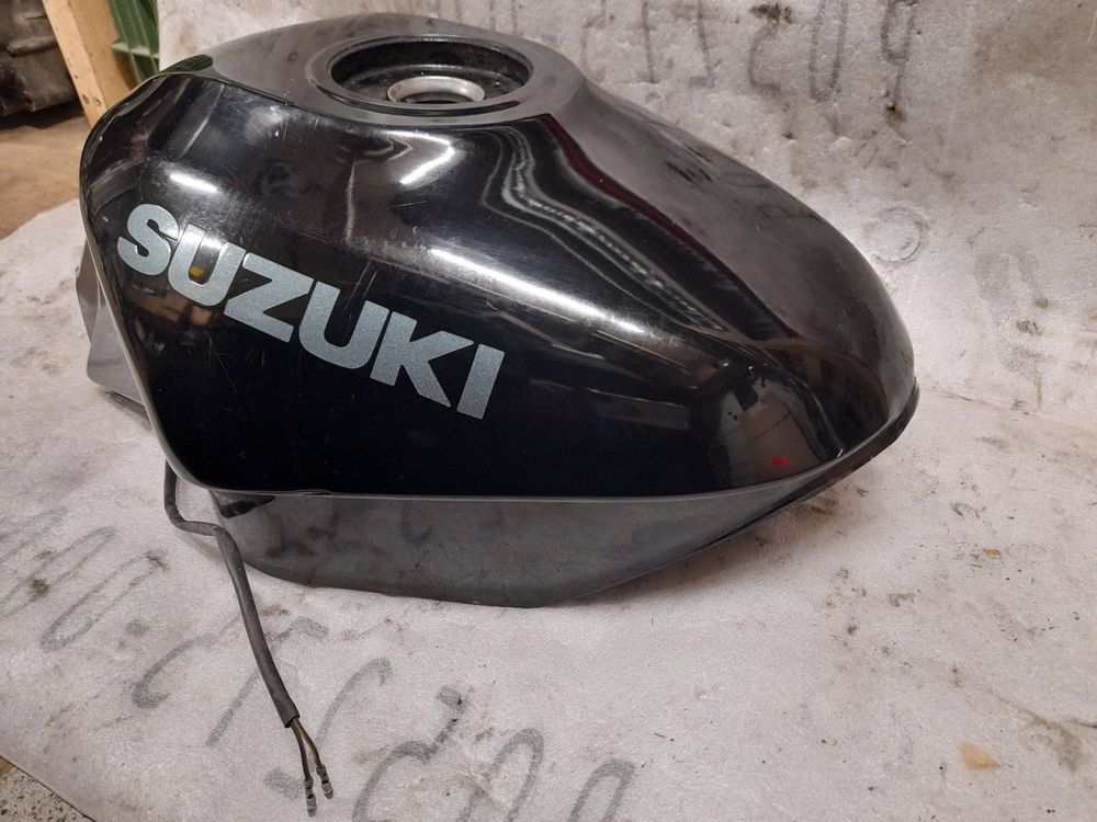 Suzuki Gsx F R Servoir Benzintank Kaufen Auf Ricardo