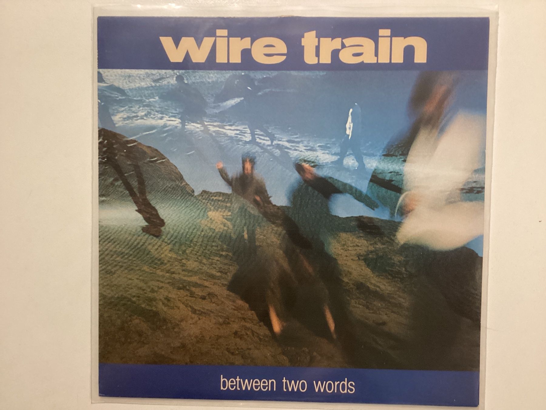 Schallplatten: Wire Train LP - Between Two Words – Gebraucht aus Gutenswil von Hamzian