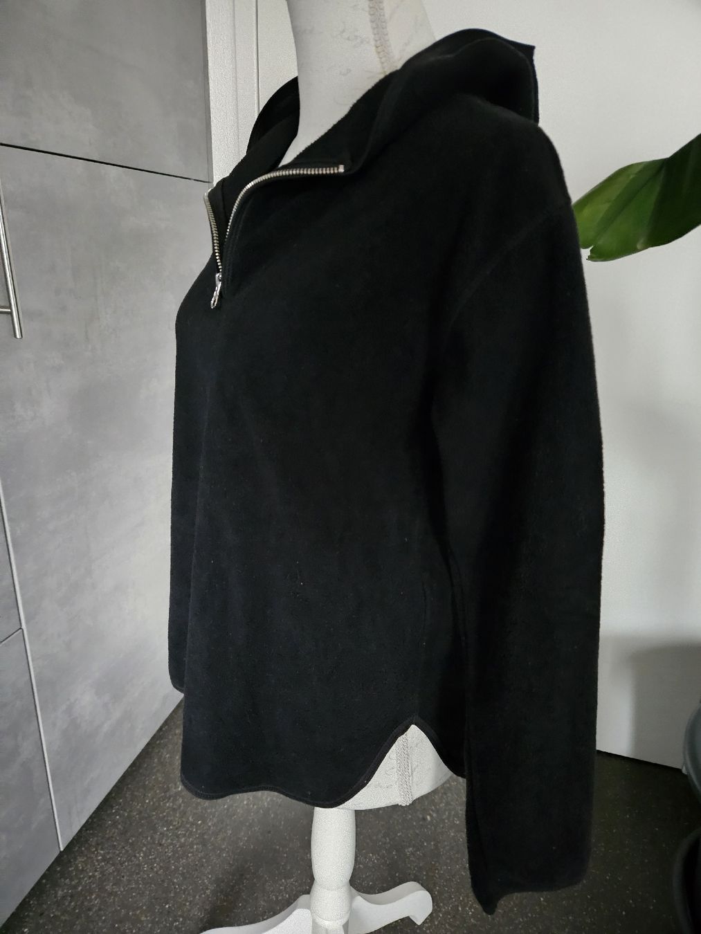 H&M Maglioni & Felpe: H&M  Pullover mit Kapuze schwarz Grösse XS – Nuovo (secondo la descrizione) da Anwil venduto da moosmat 1