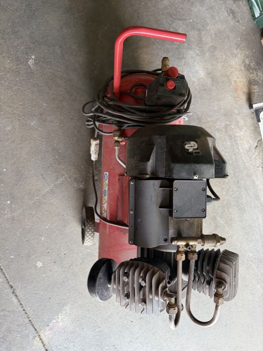 Compressori: Kompressor rot fahrbar gebraucht – Usato da Gipf-Oberfrick venduto da glogeli