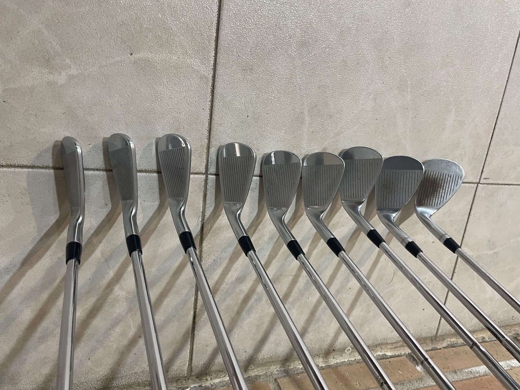 Schläger & Sets: Golf -Série de fers forgé cobra – Gebraucht aus Collombey von xab_hvw5 1