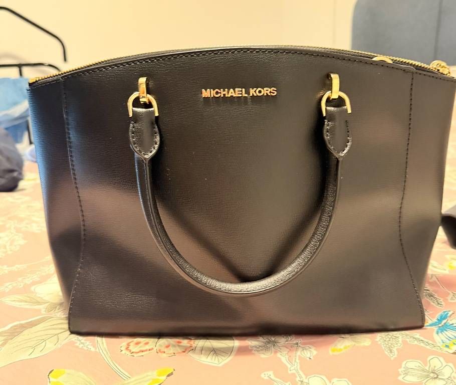 Taschen für Damen: Borsa Michael Kors Originale Eleganza in Nero – Gebraucht aus Rivera von Shey88