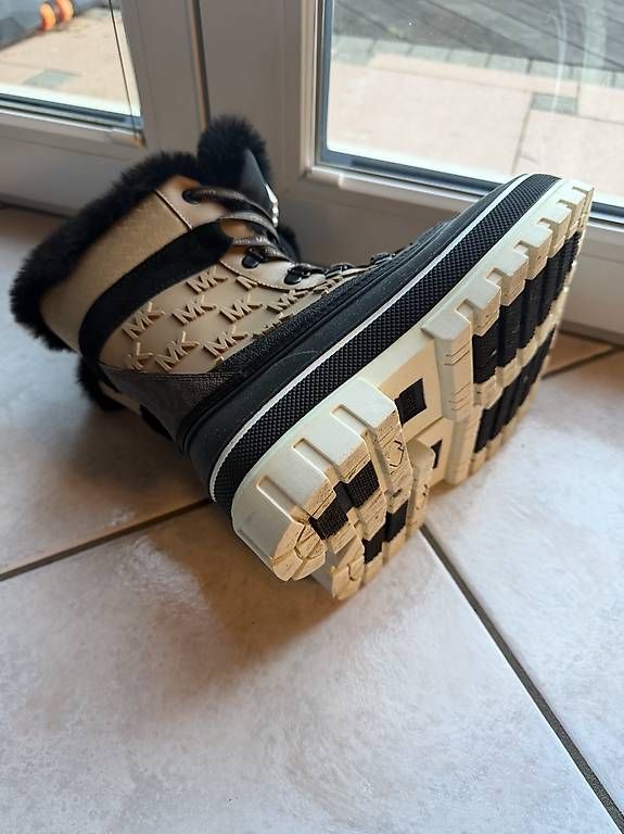 Damenschuhe: Botte de neige Michael Kors  – Gebraucht aus Chézard-St-Martin von luc_q9tn 1
