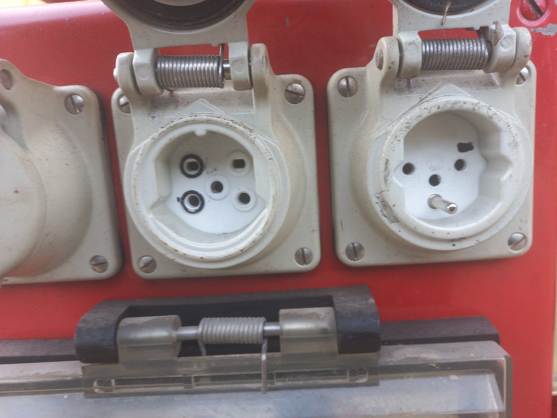 Generatori di corrente: Stromgenerator AKSA 220 / 380 V Notstromgenerator Generator – Usato da DULLIKEN venduto da Lerchclassicdulliken 7