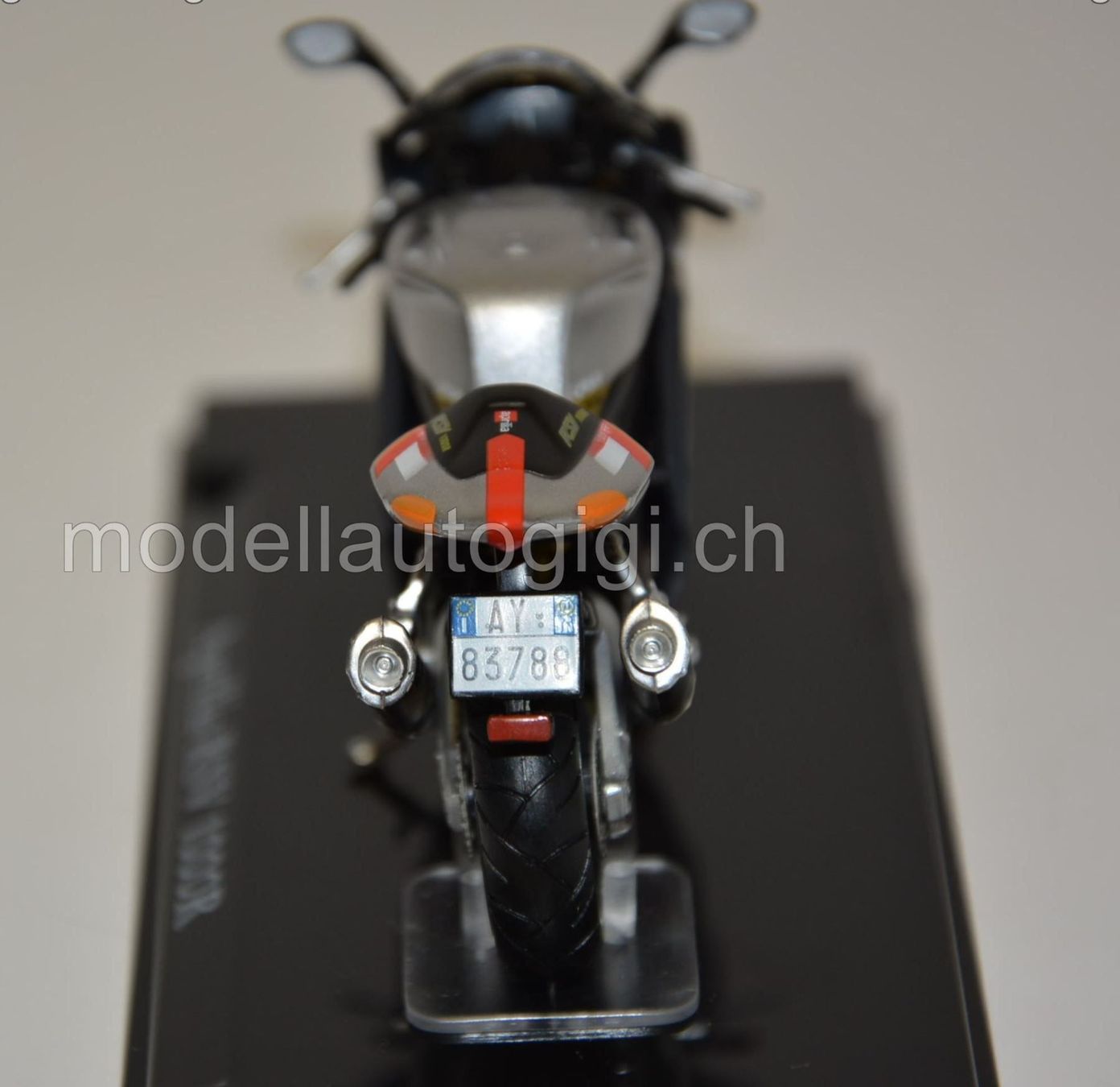 Kit di modellismo & Modellini statici: Aprilia RSV 1000R , 1:24 – Nuovo (secondo la descrizione) da Goldach venduto da Feivel9 7