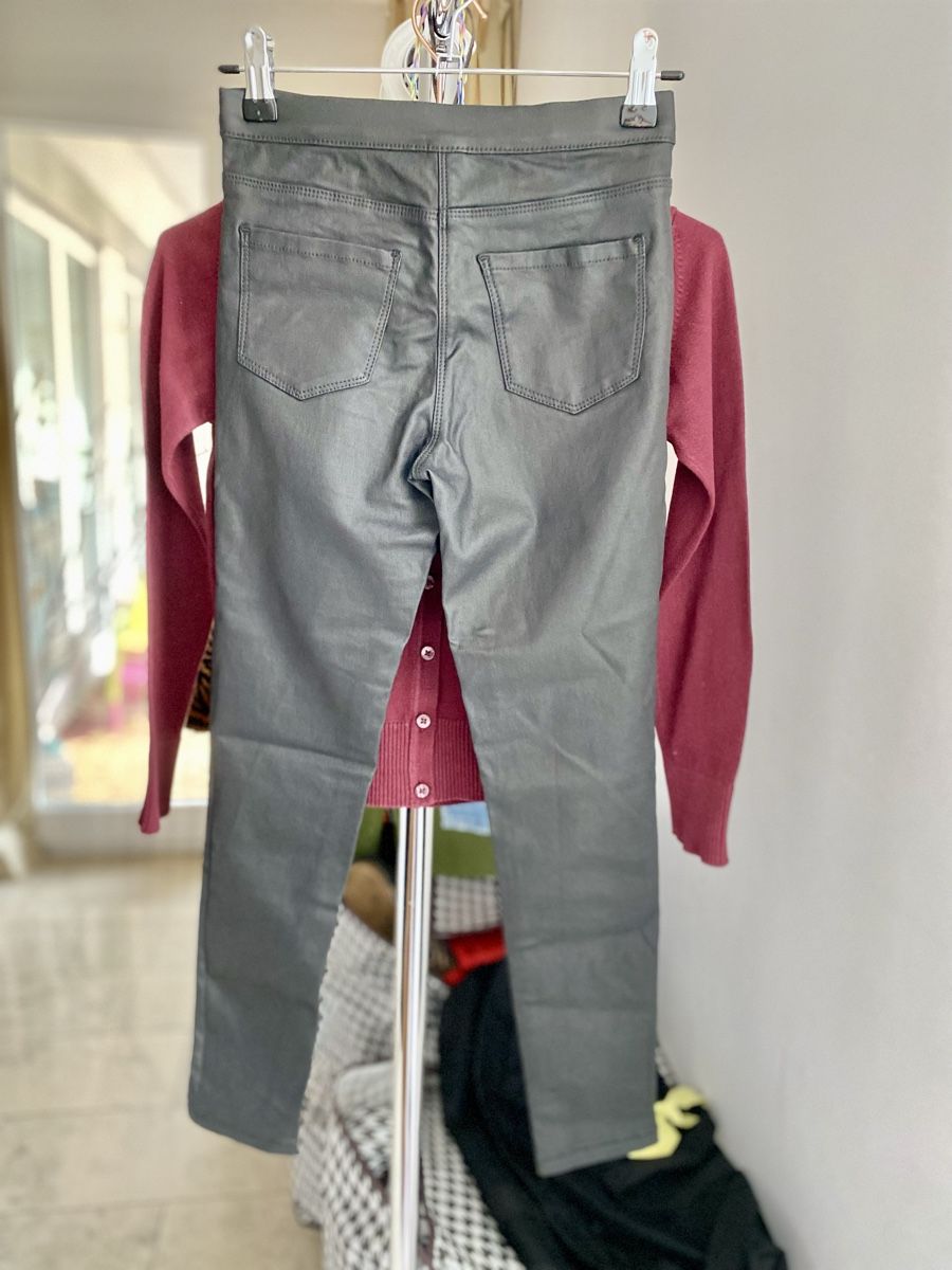 Lotti & Set di vestiti: Mädchen Set 10 Jahre/140 Hose und Strickjacke/Pullover – Usato da Zürich venduto da Annavictoria18 5