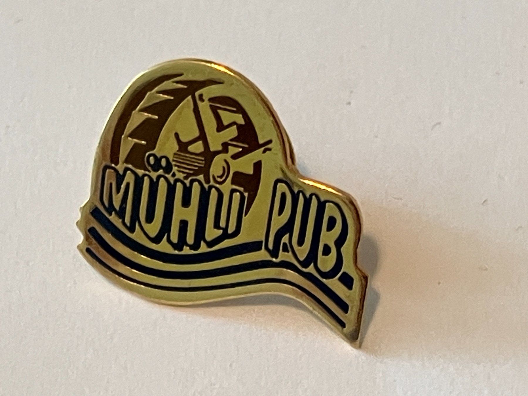 Placchette & Badge: 1 Pin Mühli Pub – Usato da Basel venduto da djwwpp