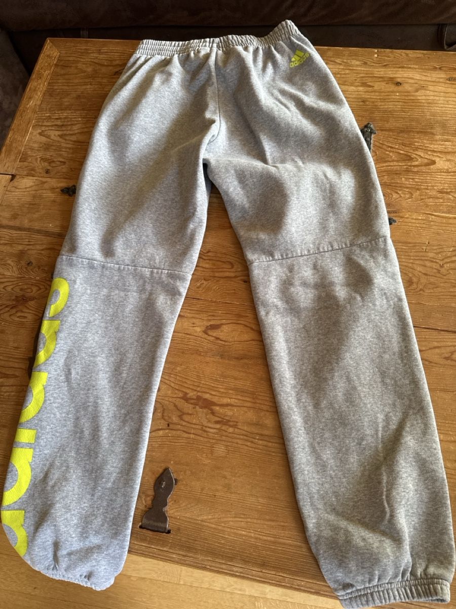 Adidas Pantalons: Adidas Trainerhose Gr. M – D'occasion à Mauren par ducducturi 6