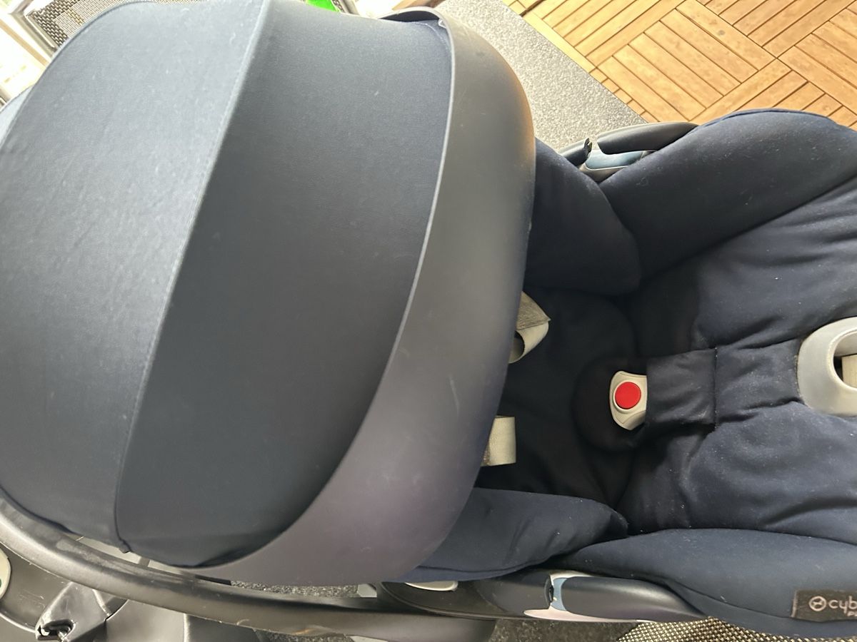 Cybex Auto-Kindersitze: Babyschale Cybex I-size cloud Mit Isofix Base – Gebraucht aus Zürich von AlinaGGG