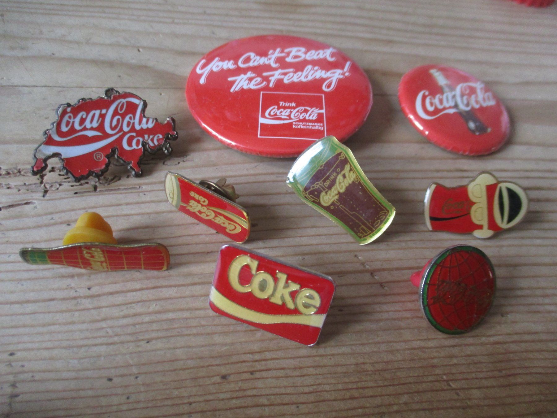 Coca-Cola Placchette & Badge: Coca Cola Pin und Button – Usato da Birsfelden venduto da alles-muss-raus