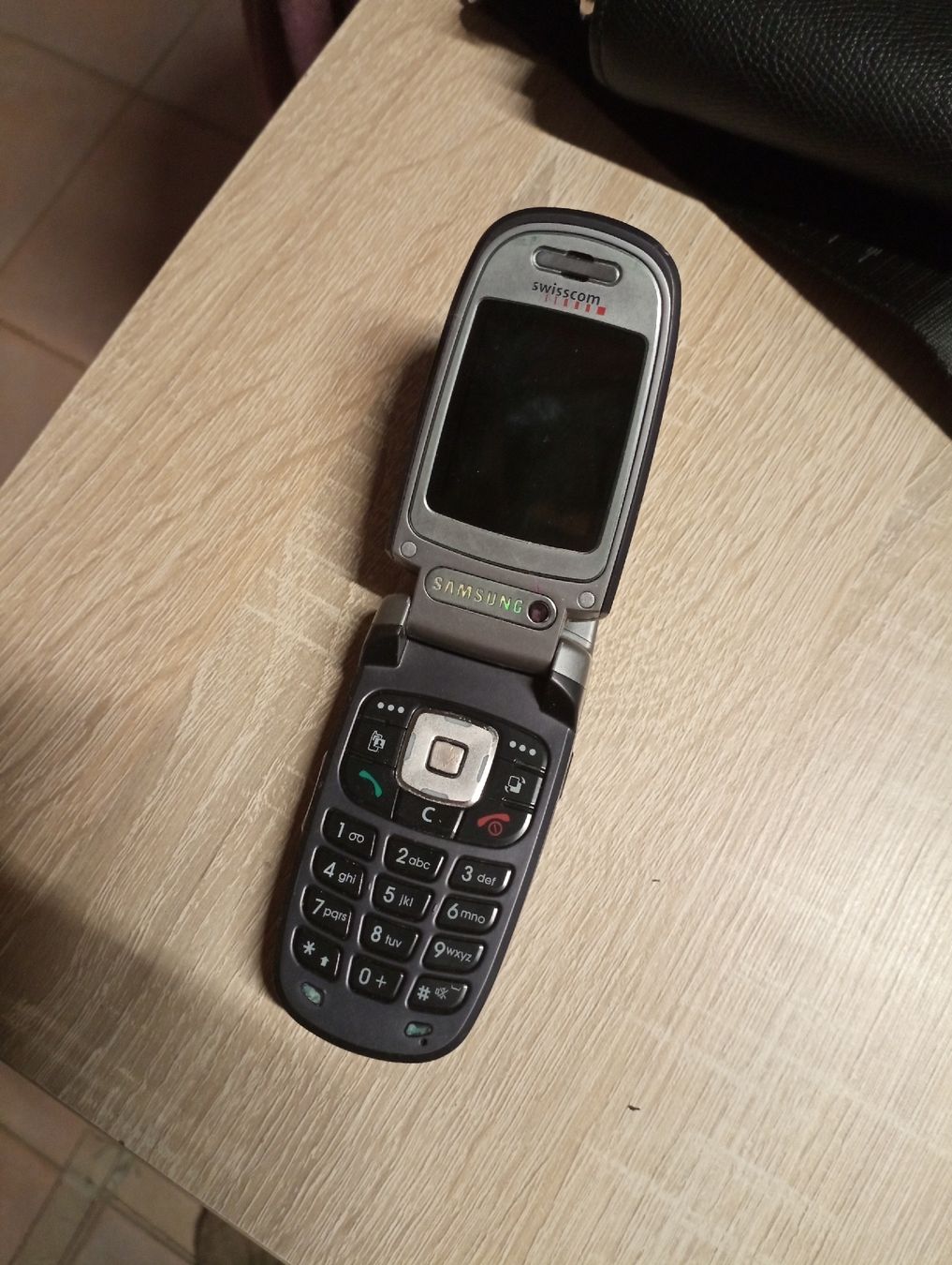 Telefoni cellulari / Smartphones: Samsung SGH-x680 – Usato da Vullierens venduto da Saway 1