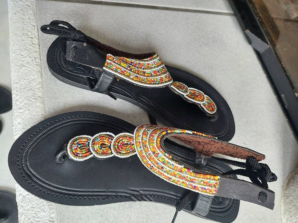 Scarpe da donna: Perlen-Sandalen – Usato da Biel/Bienne venduto da ChZ10 1