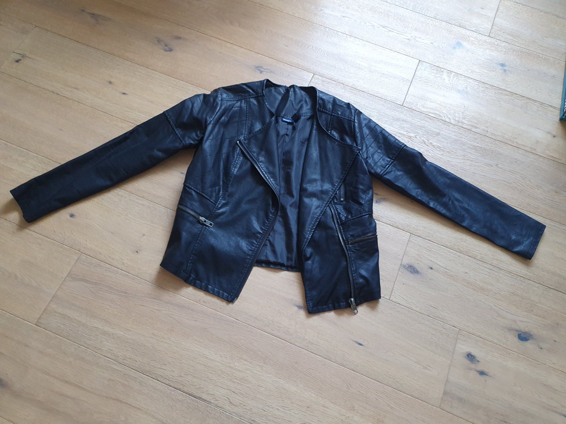 Giacche: Schwarze Kunstlederjacke, Damen, Gr. S, stylisch & cool – Usato da Jonen venduto da 69stelle 2