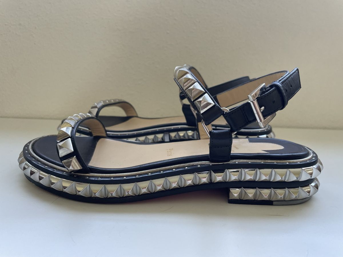 Christian Louboutin Damenschuhe: Christian Louboutin Sandalen – Neu und originalverpackt aus Winterthur von 11.11