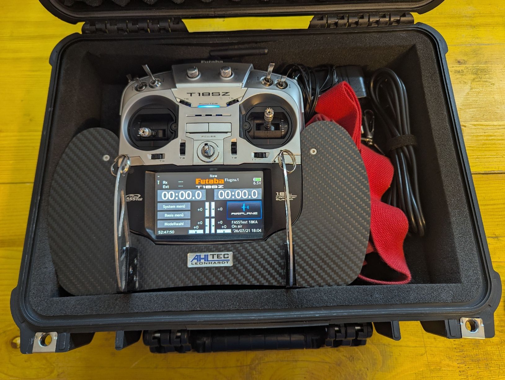 Futaba Fernsteuerungen: Futaba T18SZ Sender + Zubehör – Gebraucht aus Biberist von groser