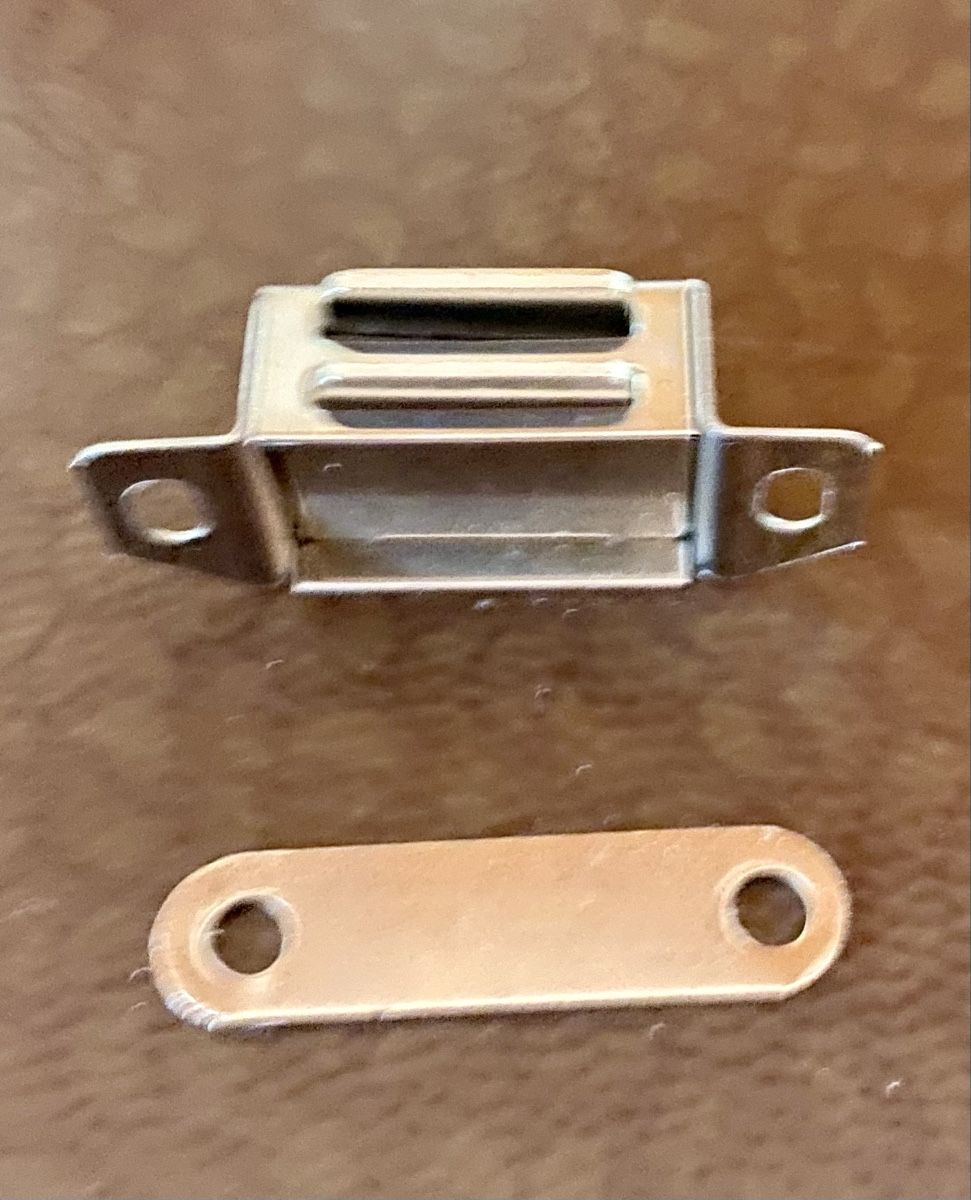 Ferramenta: Magnet Türverschluss magnetschnapper Türmagnet – Nuovo e nell'imballaggio originale da Mümliswil venduto da littledogshop