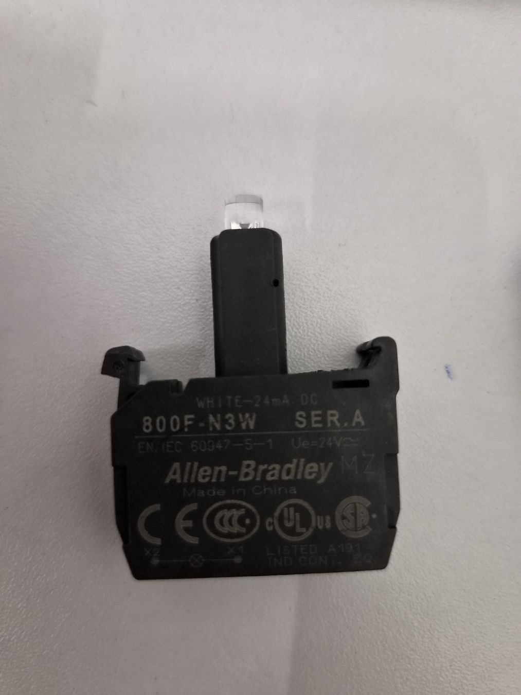 Elektronikbauteile: 3 Stück Allen-Bradley 800F-N3W – Gebraucht aus Vitznau von Vitznau84 2