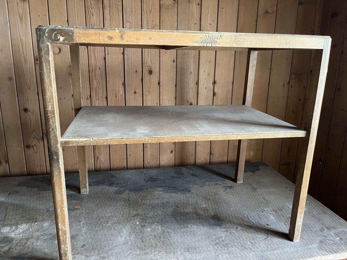 Tavoli: Stabiler Holztisch 70x60 cm mit Ablagefläche – Usato da Escholzmatt venduto da Stern777 1
