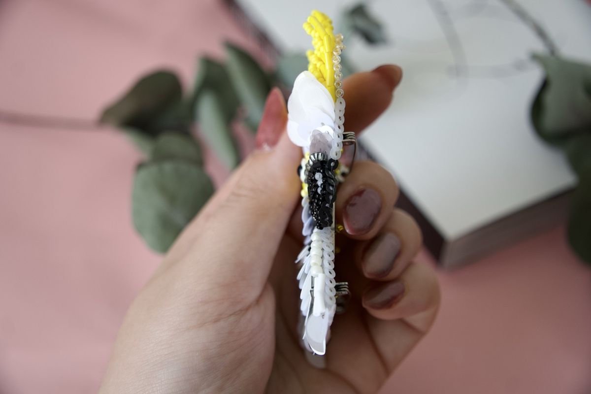 Spille & Fermagli: Cockatoo embroidered brooch – Nuovo e nell'imballaggio originale da Glattpark(Opfikon) venduto da olg_g9wb 5
