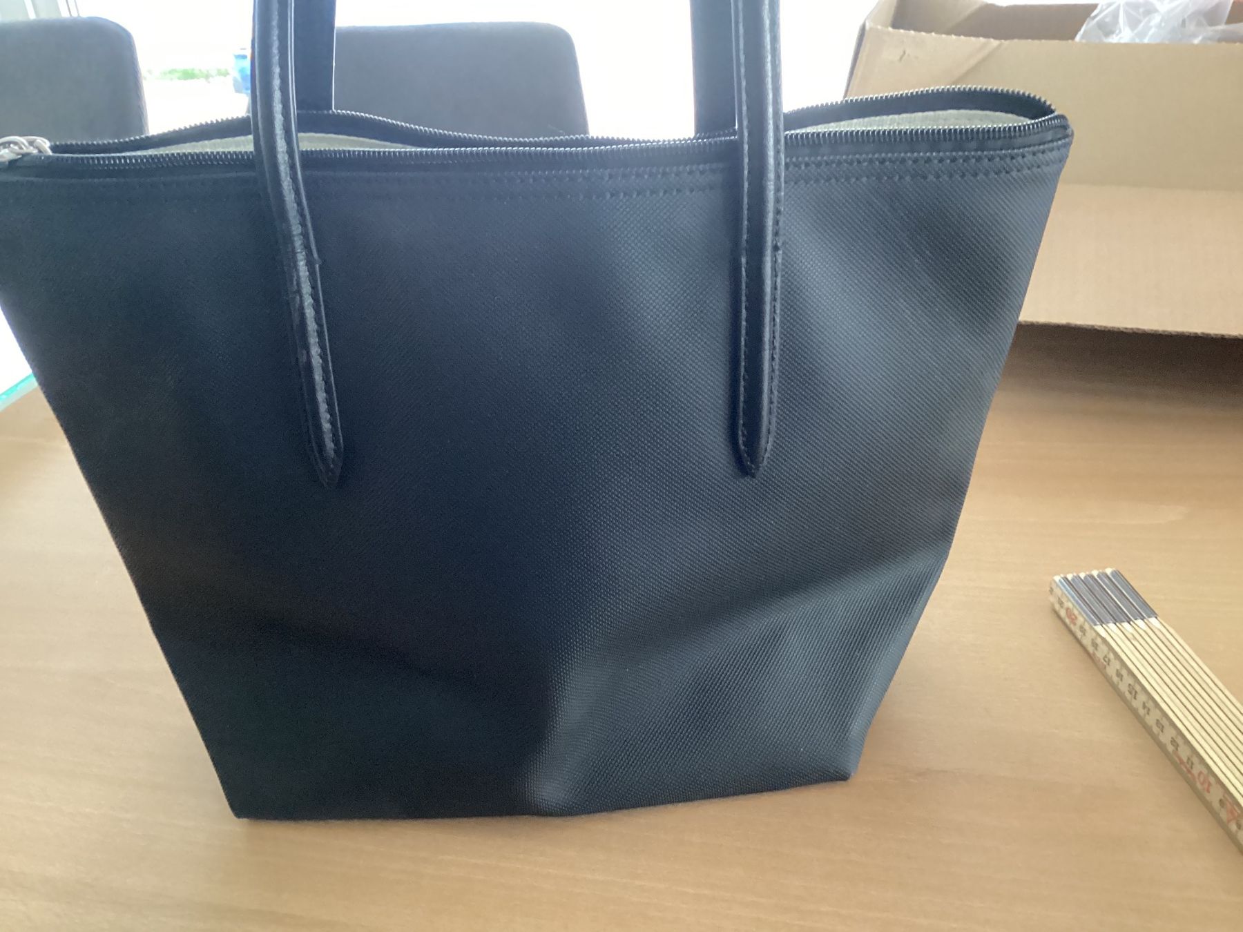 Lacoste Borse da donna: Lacoste Handtasche schwarz – Usato da Hüntwangen venduto da Jcougar 1