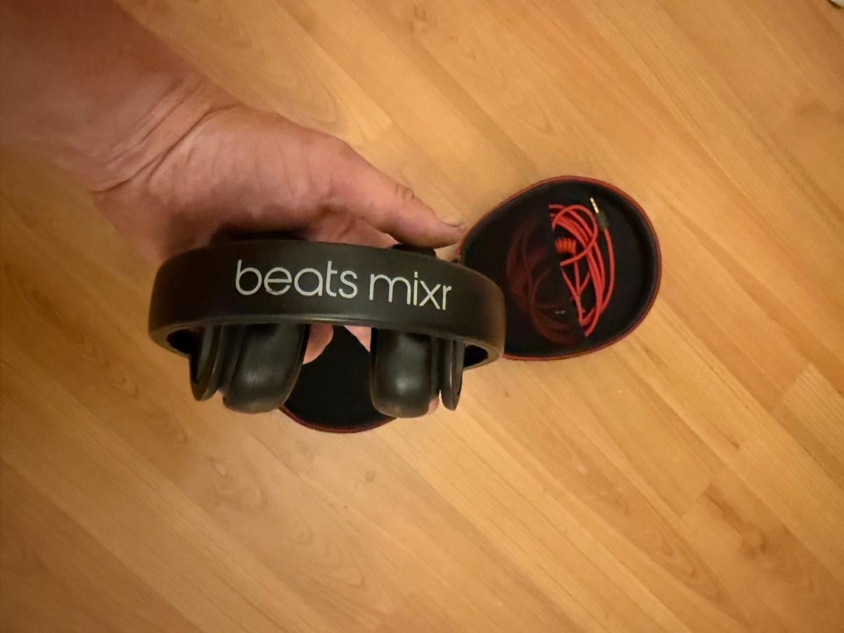 Beats Casques audio: Beats Mixr – D'occasion à Rutschwil par SophieFilleboeck 1