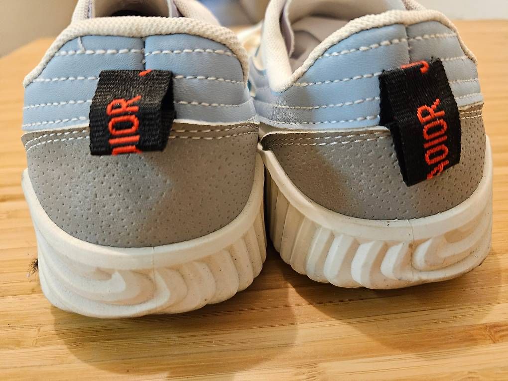 Chaussures femmes: Sneaker – D'occasion à Derendingen par SchweizerPrinz 1