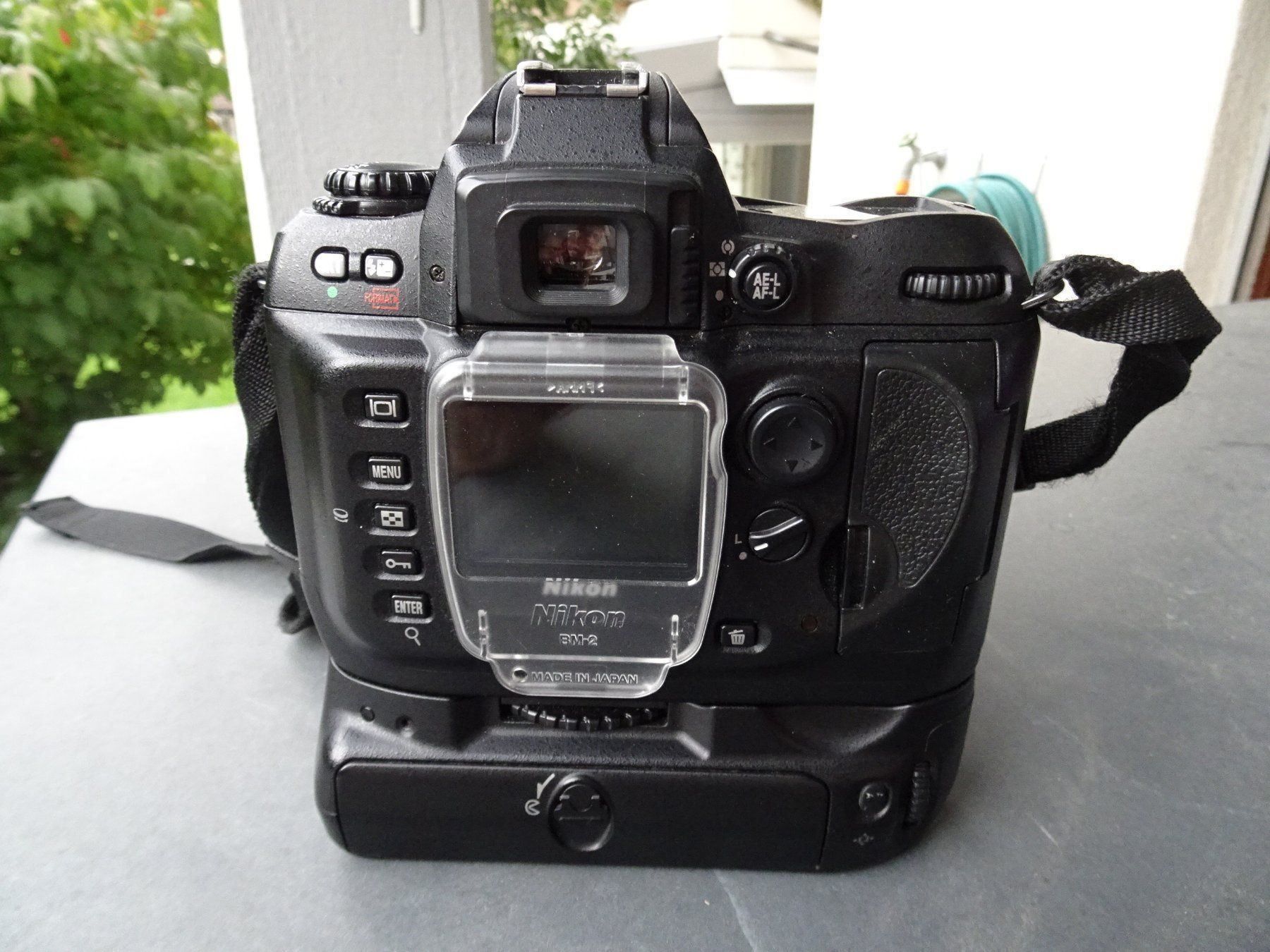 Fotocamera: Nikon D 100 mit Batterie-Griff, 4 Akkus – Usato da Aadorf venduto da Chnorli-Furz 2