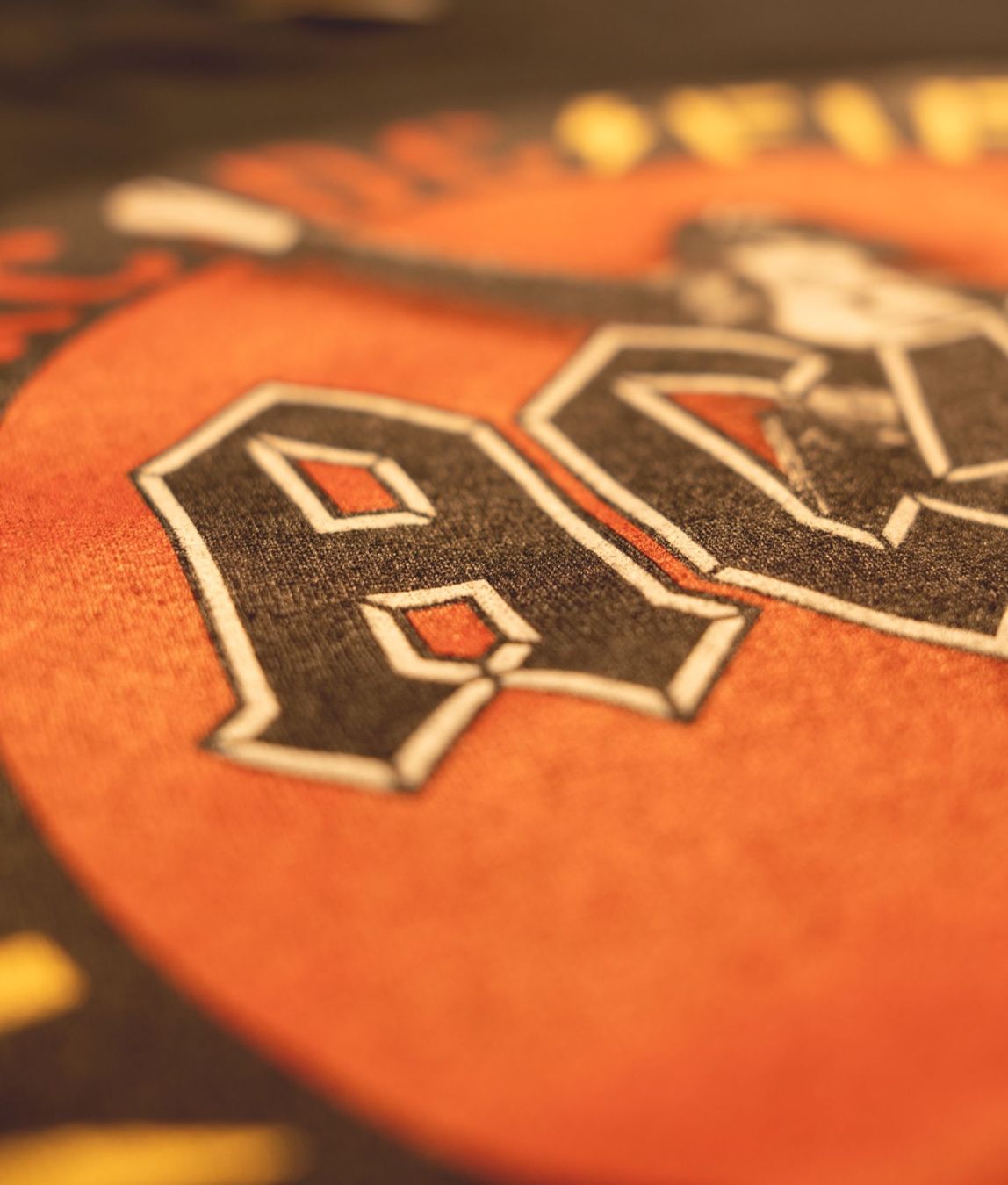 T-shirt: AC/DC Jubiläums T-Shirt "fifty" 2024 – Usato da Gunten venduto da Povami 1