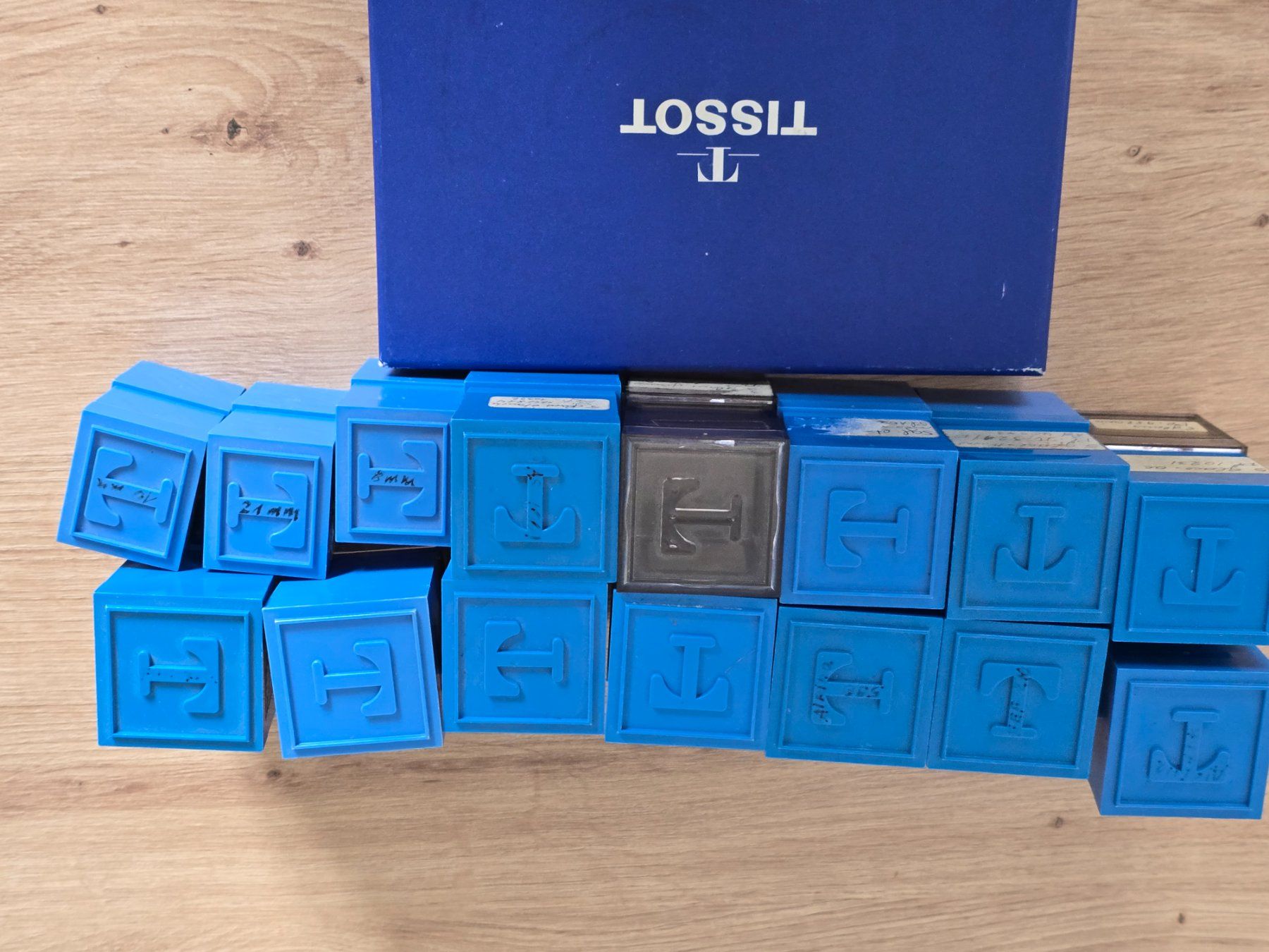 Tissot Orologi: Lot de boîte Tissot Vide – Usato da Tramelan venduto da Nirdan 1