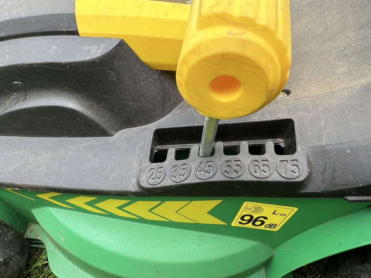 Tagliaerba: Gut erhaltener Elektrorasenmäher – Usato da Dürnten venduto da egret 4
